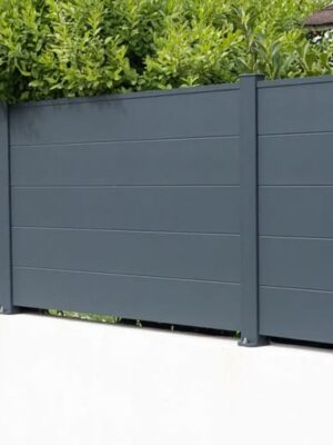 spécialiste de la poste de cloture en aluminum