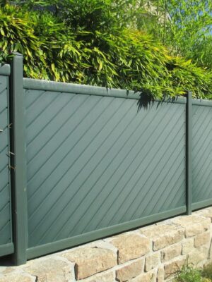 poseur en aluminum sur muret